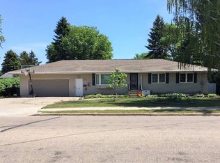 330 12th Ave SE, Devils Lake, ND 58301