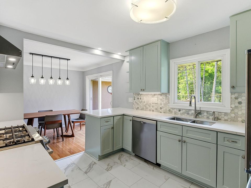 1st image of 676 Shryer Ave W