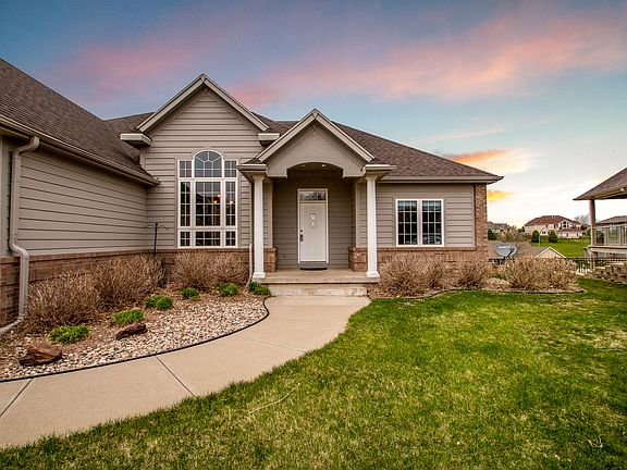 3rd image of 6707 Kingswood Ct