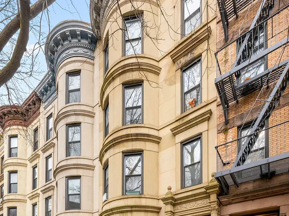 275 6th Avenue image 1 of 22