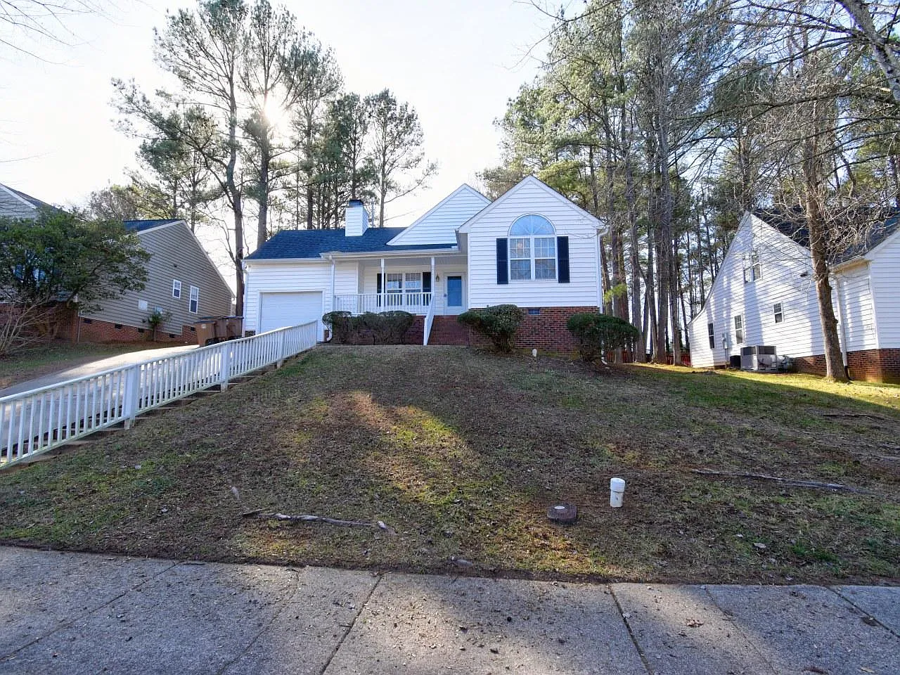 3 bed, 1225 sqft, $1,650 — Photo 2