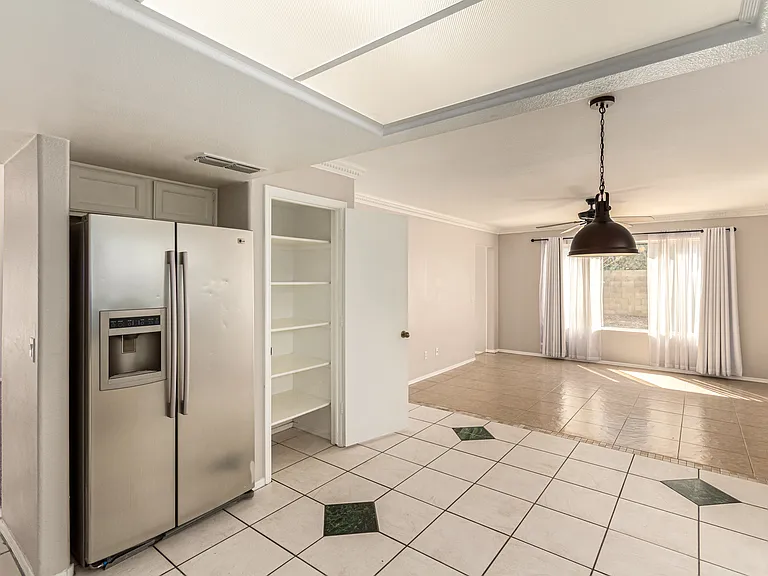 3223 E Poinsettia Dr — Photo 16
