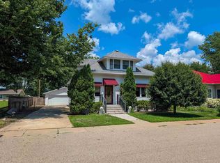 303 Lafollette St, Blue River, WI 53518