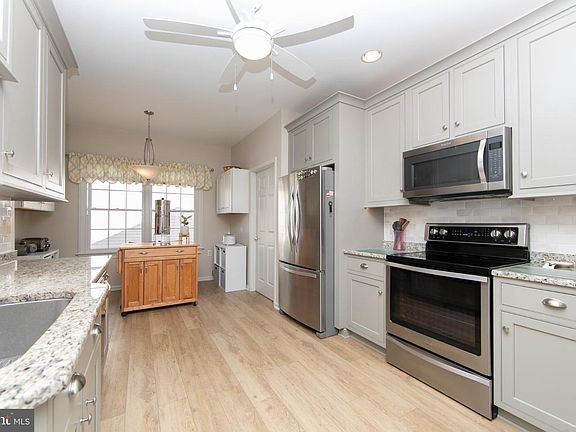 5th image of 3 Tara Ln