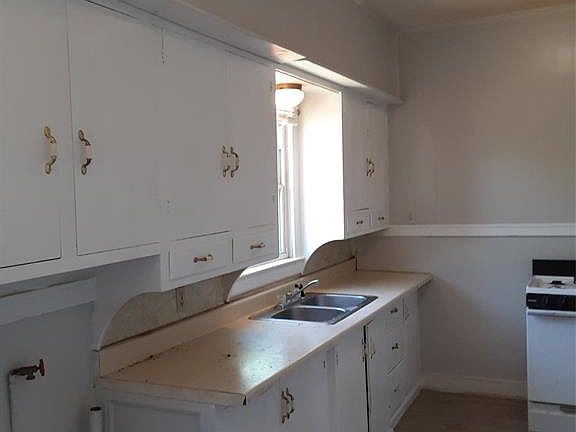 5th image of 601 N 15th St APT B