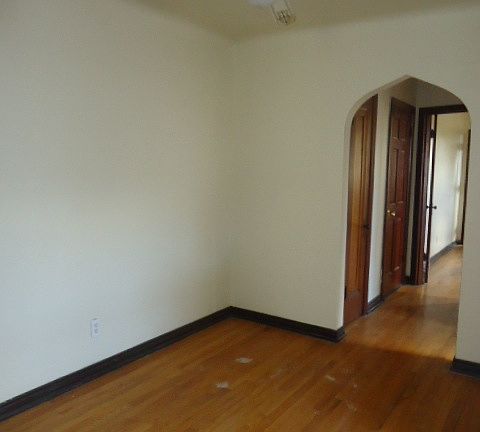 5th image of 3630 Winnebago St