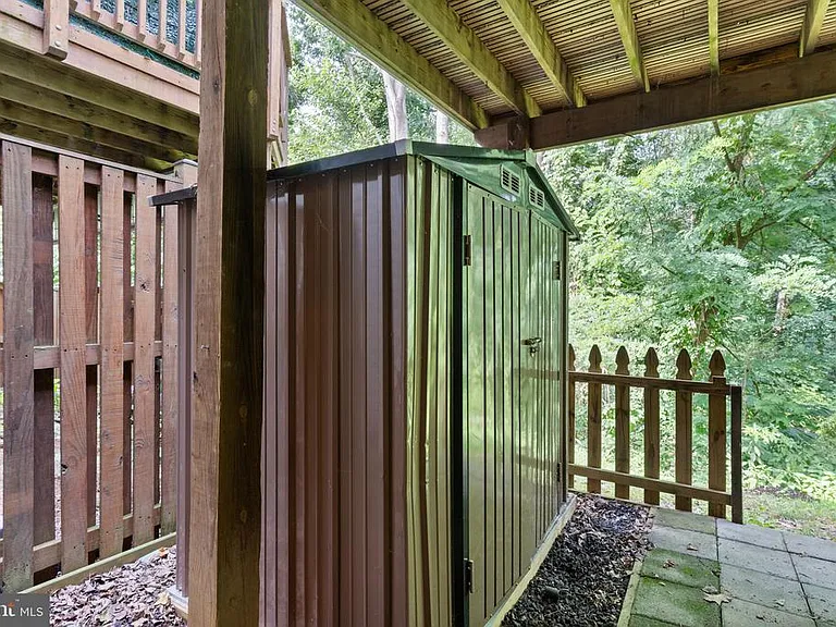 8212 Silverton Ct — Photo 38