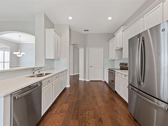 4th image of 938 Winged Foot Dr