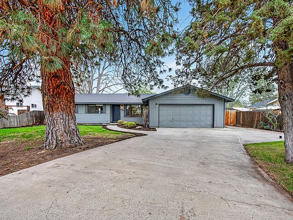3rd image of 2747 SW 23rd St