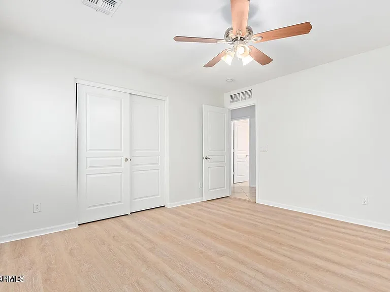 4542 N 111th Dr — Photo 11