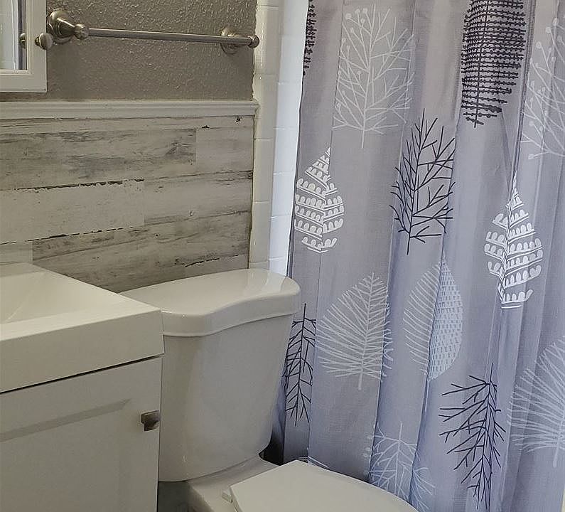 1232 Album Bathroom