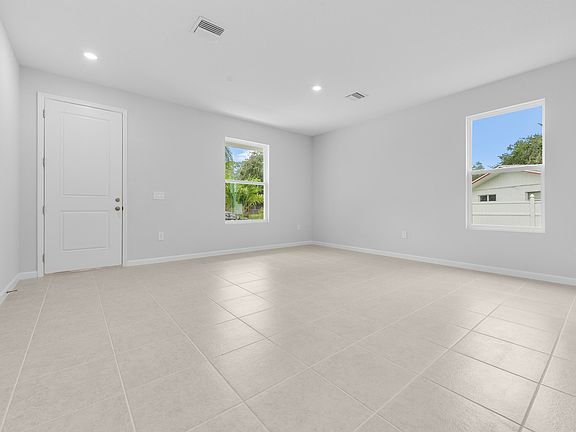4th image of 3344 N Park Drive
