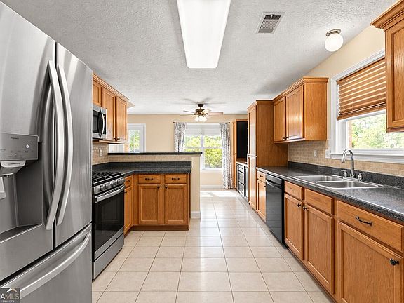 3rd image of 226 Oceanliner Dr