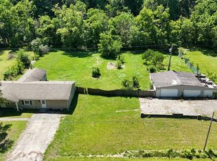 3587 Old Highway 31e Ct, Westmoreland, TN 37186