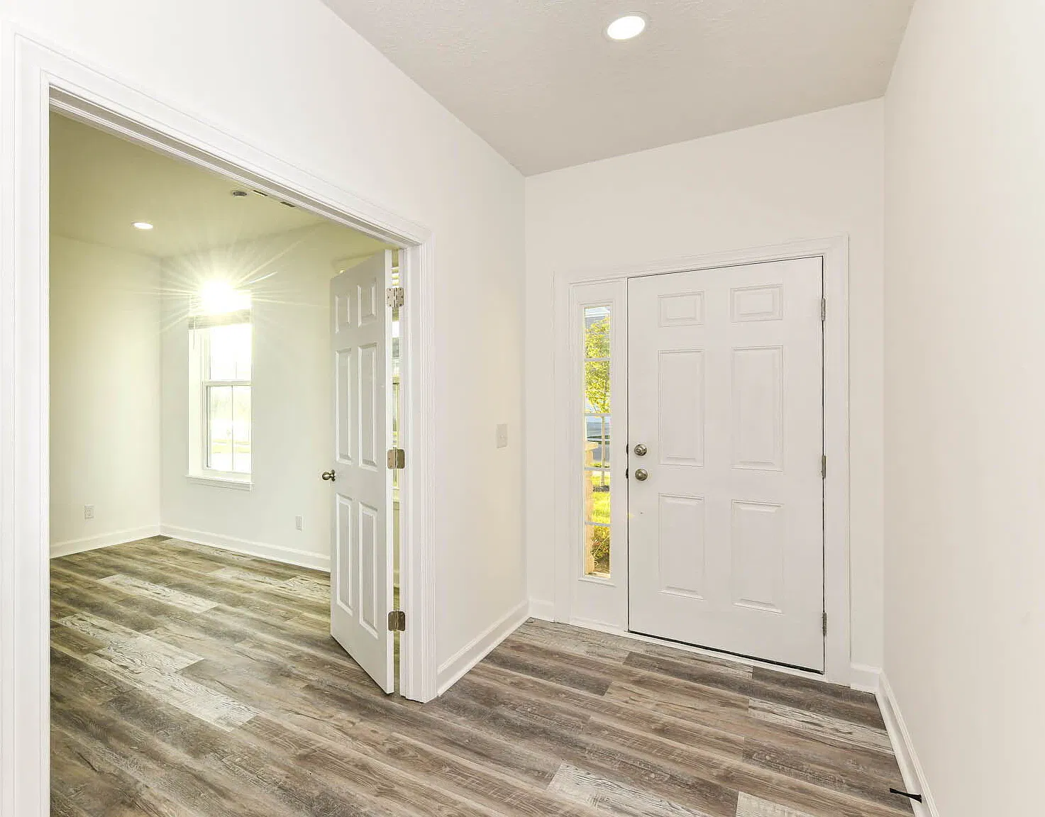 5 bed, 3.0 bath, 3170 sqft, $2,449 — Photo 2