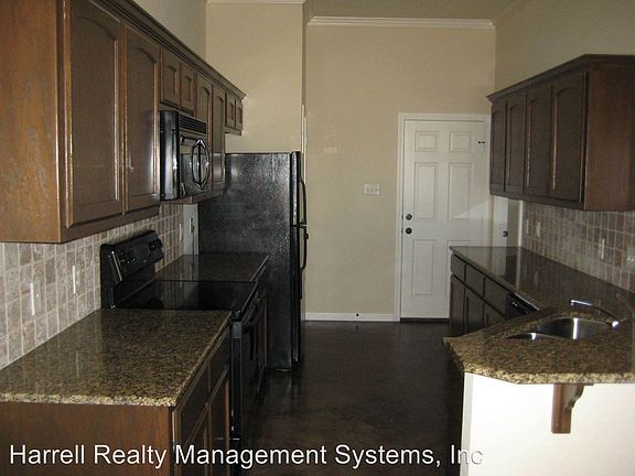 3rd image of 416 Park Place Dr