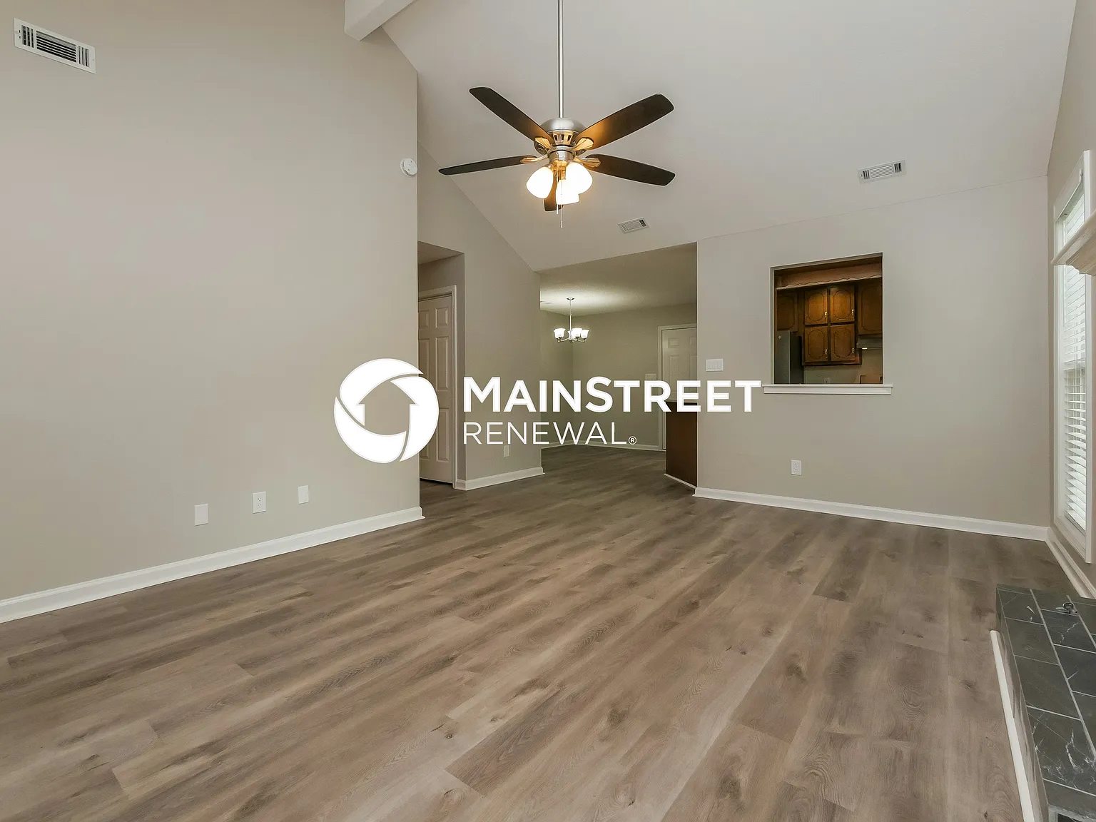 505 Rosehill — Photo 3