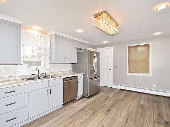 5th image of 85 Orchard St