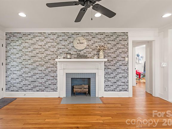5th image of 704 Propston St NW