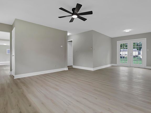 4th image of 3595 Clearwater Dr