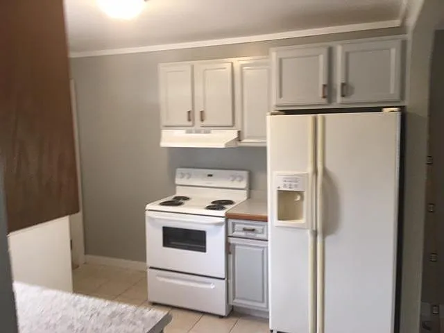 693 Tyner St — Photo 4