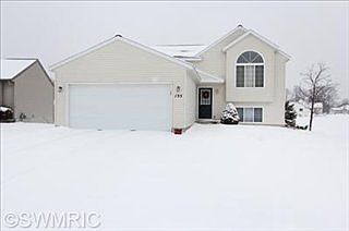 1st image of 135 Waxwing Ct NE