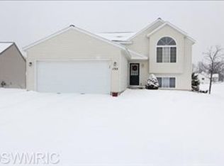 135 Waxwing Ct NE, Cedar Springs, MI 49319