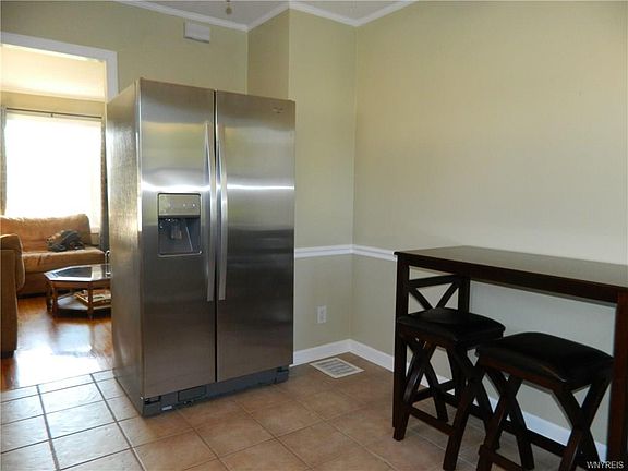 4th image of 210 Floradale Ave