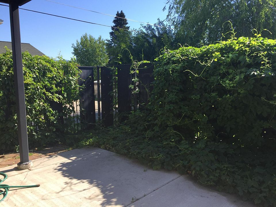 1st image of 222A S Inez St