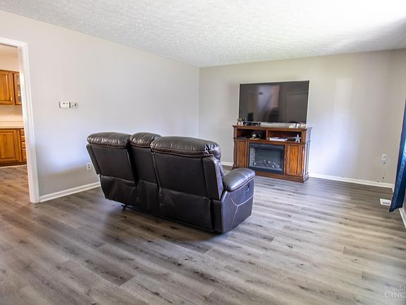 4th image of 5985 Flaig Dr