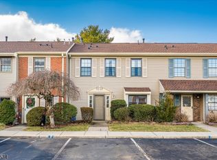 46 Carlisle Ct, Somerset, NJ 08873