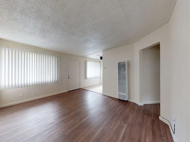 2515 10th ave — Photo 20