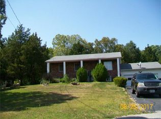 7 Laura Ln, Festus, MO 63028