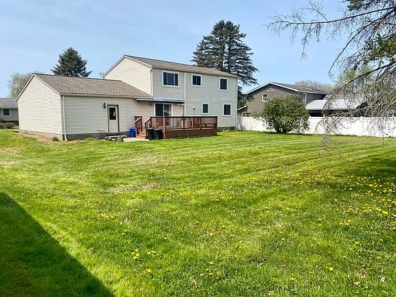 3rd image of 115 Bradley Dr