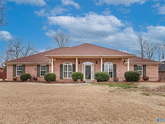 2nd image of 103 Rain Oak Dr