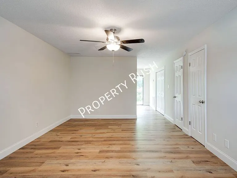 46 Bell Rd #4 — Photo 4