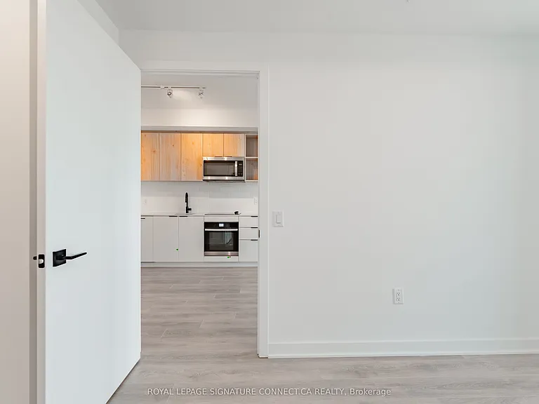 1185 Dupont St #517 — Photo 8