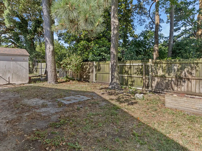 9103 Hammett Ave #B — Photo 14