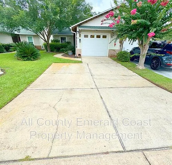 204 Via Largo — Photo 3
