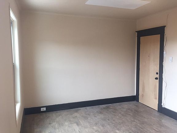 4th image of 818 S 3rd St Floor 2