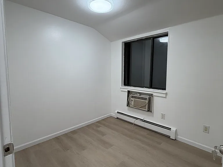 14357 Beech Ave #2 — Photo 4