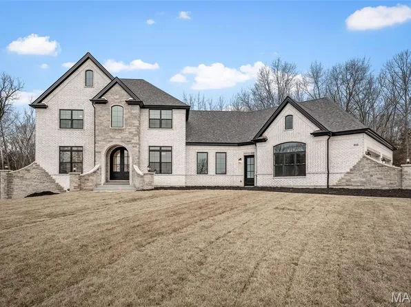 555 Auden Hollow Ln, Wentzville, MO 63385