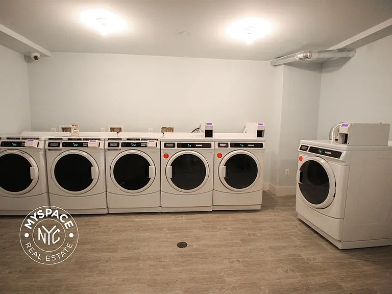 31 Brooklyn Ave #6C — Photo 14