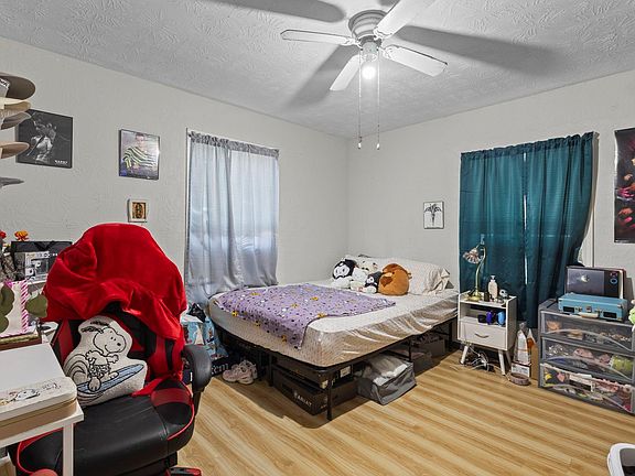 5th image of 3215 32nd St