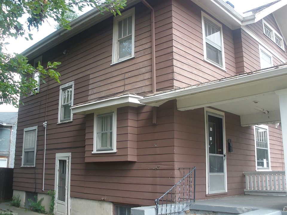 1st image of 17 E Elmwood Ave
