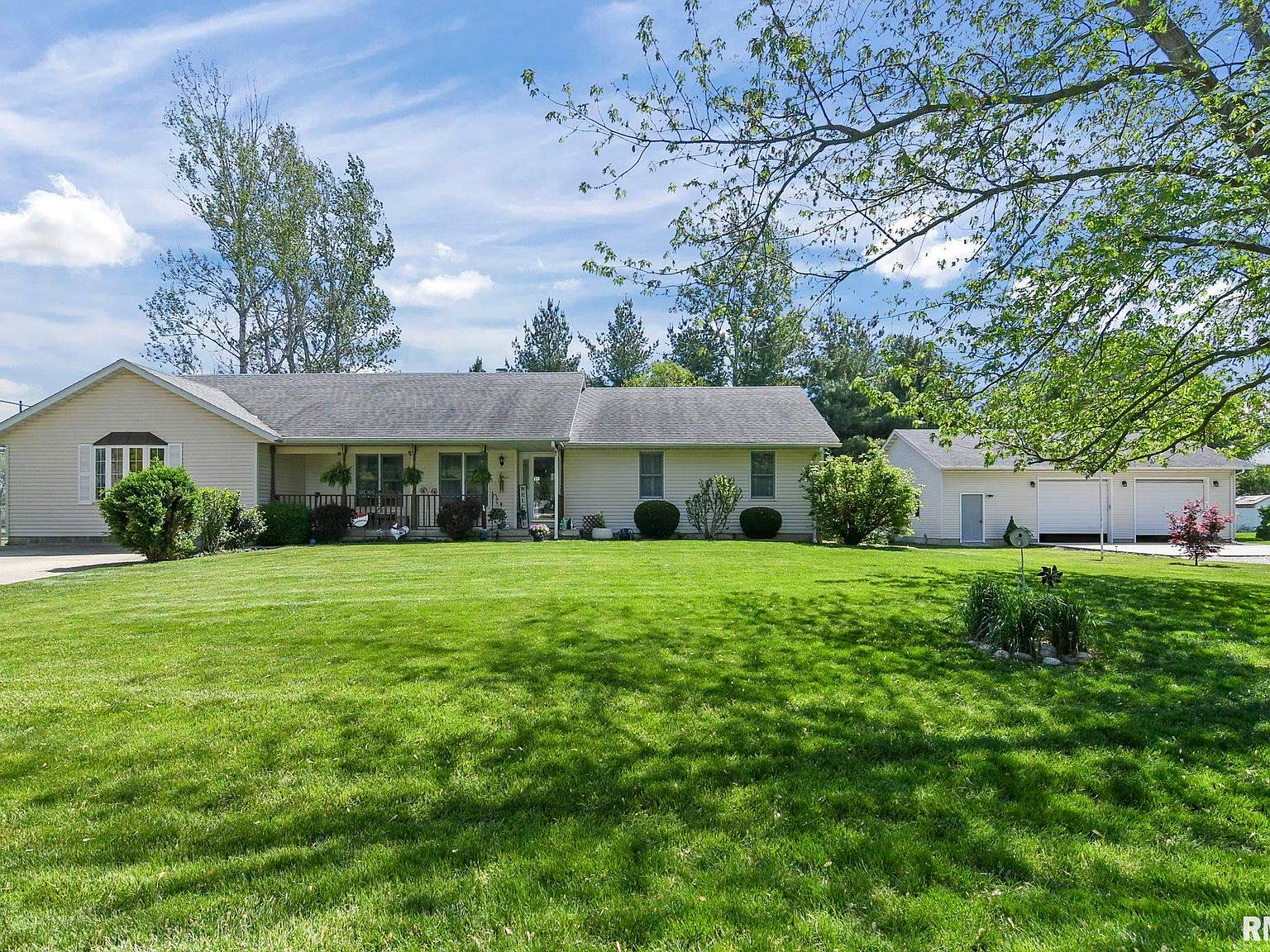 418 Henrietta St, Divernon, IL 62530 Zillow