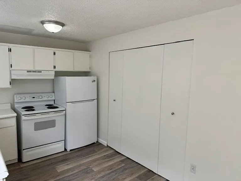 2000 Brookhurst St #27 — Photo 17
