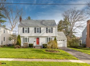 20 Hilltop Dr, West Hartford, CT 06107