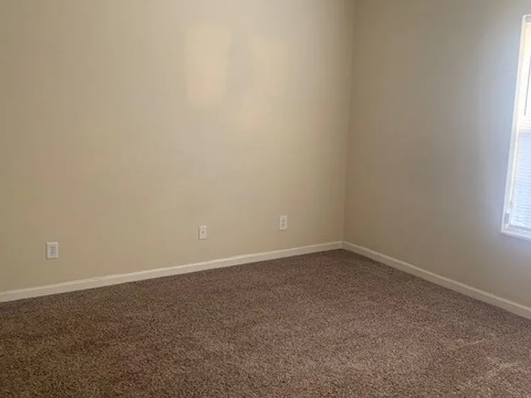 150 Wexford Dr #204 — Photo 9