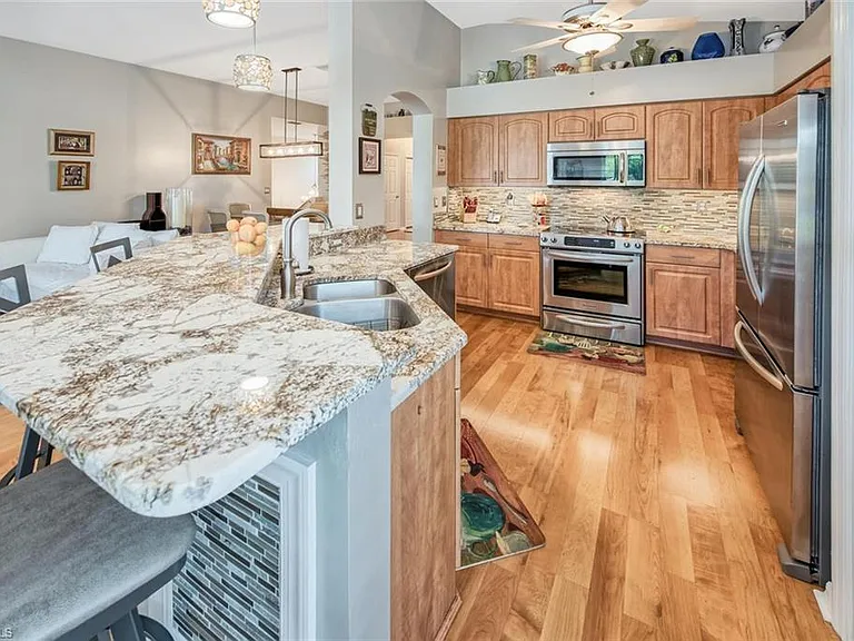 23036 Lone Oak Dr — Photo 13